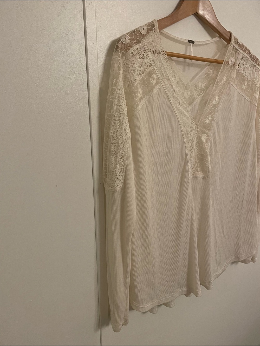 Free People Lola Lace-Trim V-Neck Long Sleeve Top Angel Food Ivory Cream M boho - Picture 4 of 9